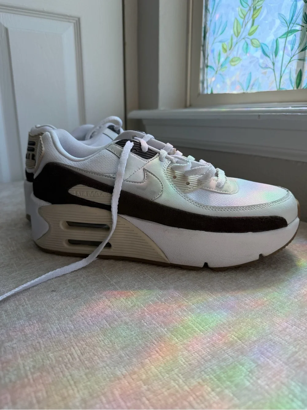 Nike Women’s Air Max 90 LV8 in White/Baroque Brown/Light Orewood Size 9